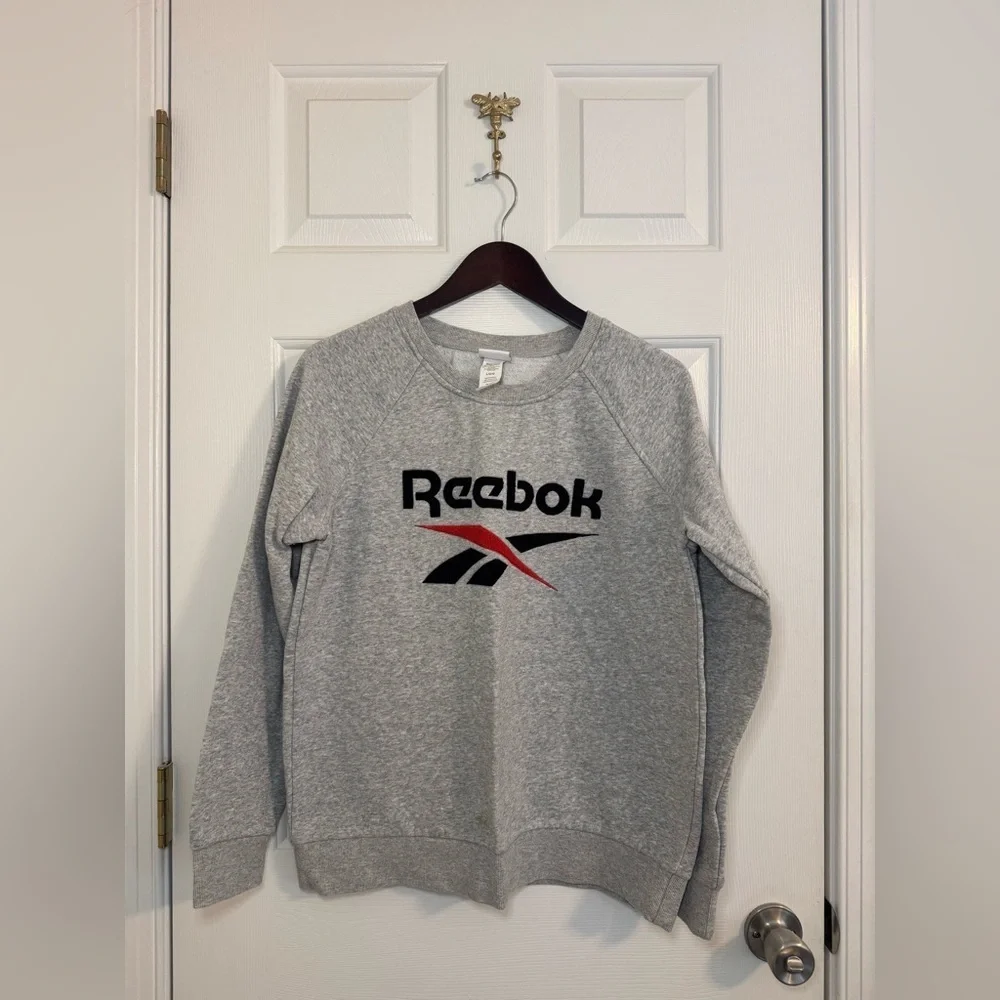 Reebok Sweatshirt Women’s Size Large Gray Crewneck